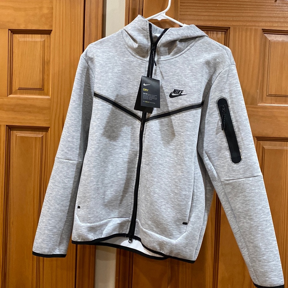 Mens Medium Grey Nike Dry Zip Up Hoodie.